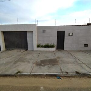 CASA COM 2/4 NO BAIRRO UNIVERSIDADE