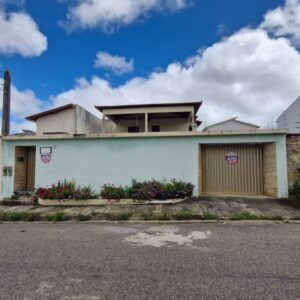 CASA AMPLA 2/4 JARDIM CANDEIAS